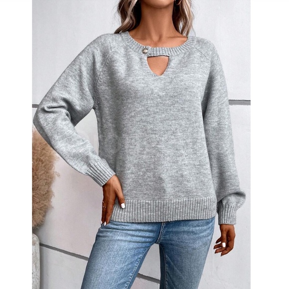 Grey Knit Pullover Sweater Neck Keyhole Button Detail Long Sleeve - Picture 5 of 6